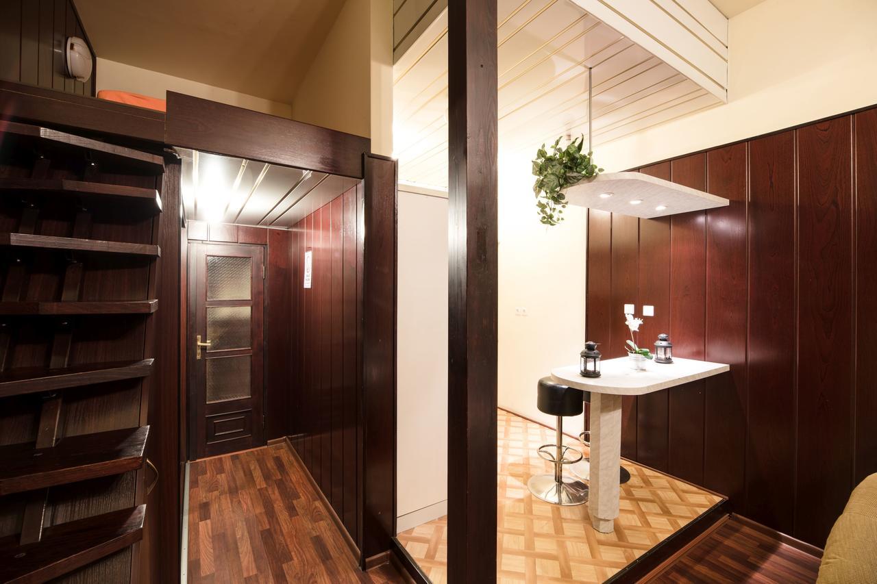 Golden Lion Guest Szewska 19 Hotel apartamentowy 3*